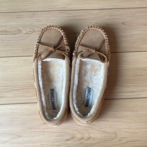 Minnetonka Moccasin Slippers - Size 7